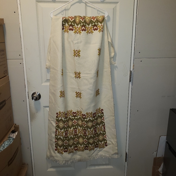 Table Runner Fall Colors 61" L × 27" W - Picture 3 of 7